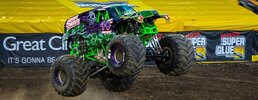 cars-gravedigger1.jpg